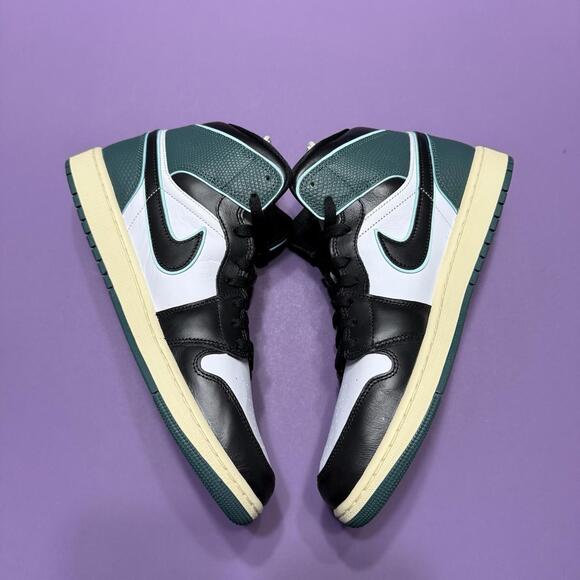 Nike Air Jordan 1 Mid SE White Black L Dew Retro FQ7818-100 12 Women / 10.5 Men - Picture 3 of 7